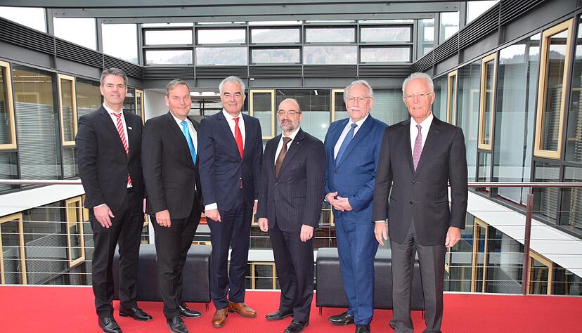 Der Vorstand der Innovationsregion (von links): Bernd Kaufmann, Elmar Zeitler, Guido Rebstock, Norbert Schuster, Harald Unkelbach und Thomas Philippiak.
Foto: privat