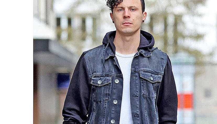 Ex-"The Voice"-Teilnehmer Bastian Benoa veröffentlicht zweites Album. Ex-"The Voice"-Teilnehmer Bastian Benoa veröffentlicht zweites Album.