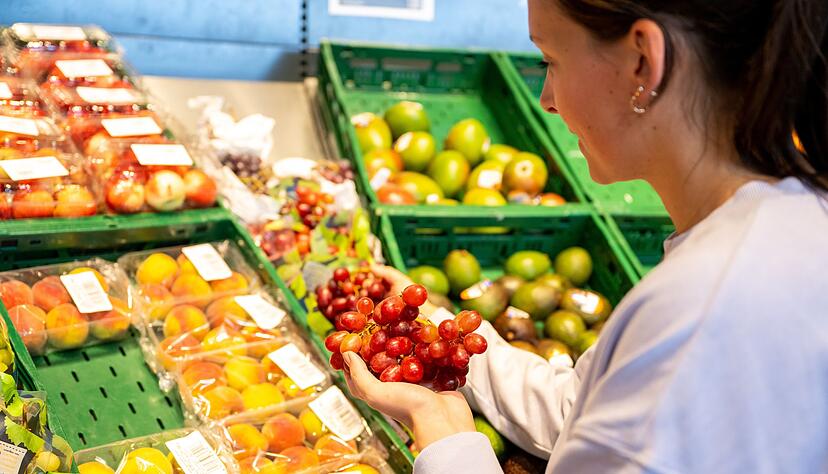Naschen verboten: Grundsätzlich dürfen Waren im Supermarkt nicht vor dem Kauf gekostet werden.