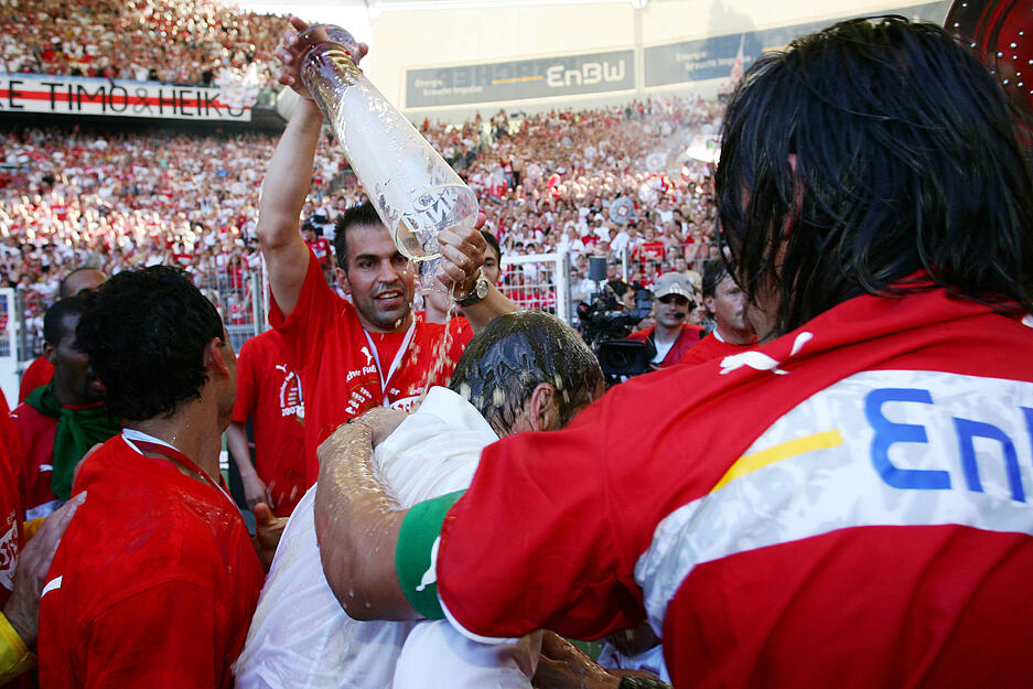 Eine weitere Leihe später folgte 2004 der Wechsel zum VfB Stuttgart, mit dem Markus Babbel die deutsche Meisterschaft gewann.
