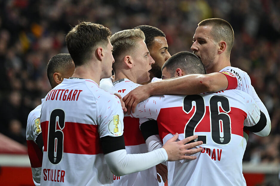 VfB Stuttgart im DFB-Pokal bei Bayer Leverkusen