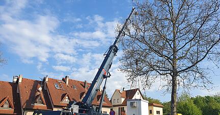 Der PoP ist die regionale Technikzentrale für den Glasfaserausbau. In Brackenheim wurde er am Dienstag angeliefert und aufgestellt.
Foto: Linda Möllers Der PoP ist die regionale Technikzentrale für den Glasfaserausbau. In Brackenheim wurde er am Dienstag angeliefert und aufgestellt.
Foto: Linda Möllers