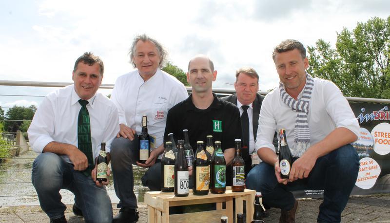 Sind beim Craftbeer-Festival am Bad Rappenauer Kurhaus mit dabei (von links): Roland Brandt, Michael G&uuml;thlein, Thomas Wachno, Wolfgang Plag und J&ouml;rg Huster.
Foto: Simon Gajer