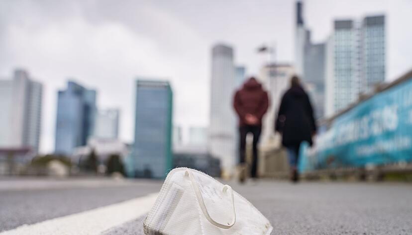 Einst Alltagsgegenstand, mittlerweile eher selten zu sehen: Masken zum Schutz gegen Corona. Einst Alltagsgegenstand, mittlerweile eher selten zu sehen: Masken zum Schutz gegen Corona.