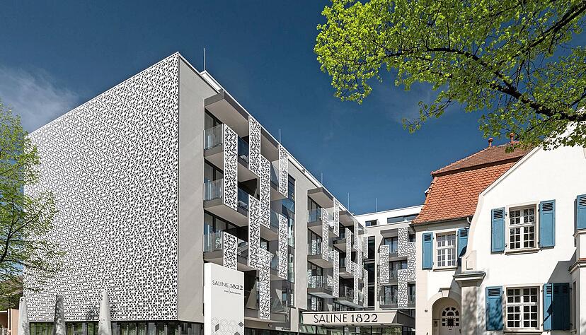 Der Neubau in der Salinenstraße ist erst etwa eineinhalb Jahre alt. Anfangs war darin das Sonnenhotel. Jetzt hat hier das Hotel Saline 1822 eröffnet.
Foto: Saline 1822 Der Neubau in der Salinenstraße ist erst etwa eineinhalb Jahre alt. Anfangs war darin das Sonnenhotel. Jetzt hat hier das Hotel Saline 1822 eröffnet.
Foto: Saline 1822