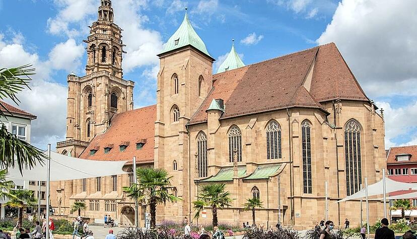 Der Turm der Kilianskirche und sein "Männle" ragen über die meisten Dächer der Innenstadt hinaus. Besonders gut sieht man die Kirche aber vom Kiliansplatz oder Marktplatz aus. Der Turm der Kilianskirche und sein "Männle" ragen über die meisten Dächer der Innenstadt hinaus. Besonders gut sieht man die Kirche aber vom Kiliansplatz oder Marktplatz aus.