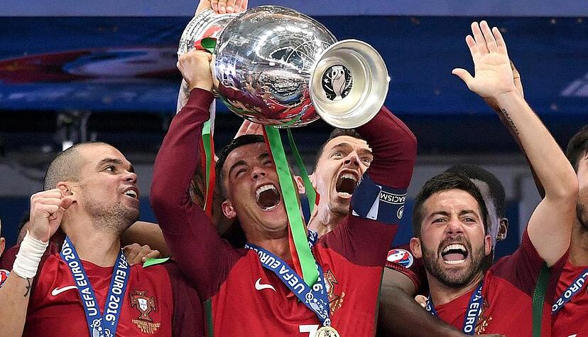 Im Sommer 2016 holte sich Portugal in Frankreich den EM Titel. Gastgeber 2020 sind diverse EU-Länder. Vier Jahre später würde gerne Deutschland den Wettbewerb ausrichten.