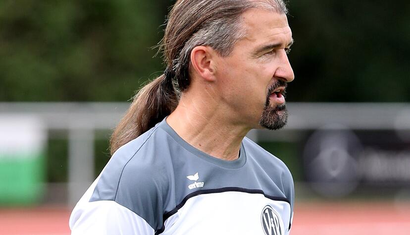 Zdenko Juric, Teammanager und Interimstrainer des VfR Heilbronn, baut im Team auf ein „Wir-Gefühl“.