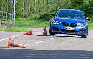 3000 ccm³, Sechszylinder, 340 PS, Allradantrieb, optimiertes Fahrwerk: Der blaue BMW M140ix der Kumors macht nicht nur optisch etwas her.