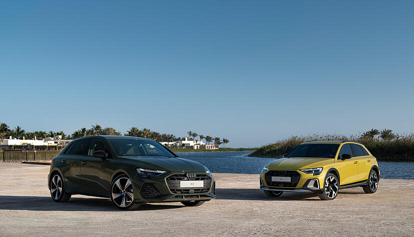 Vor allem an der Frontpartie ist der &uuml;berarbeitete Audi A3 Sportback (links) zu erkennen. G&auml;nzlich neu ist der h&ouml;hergelegte A3 Allstreet (rechts), der wie ein SUV aussieht.