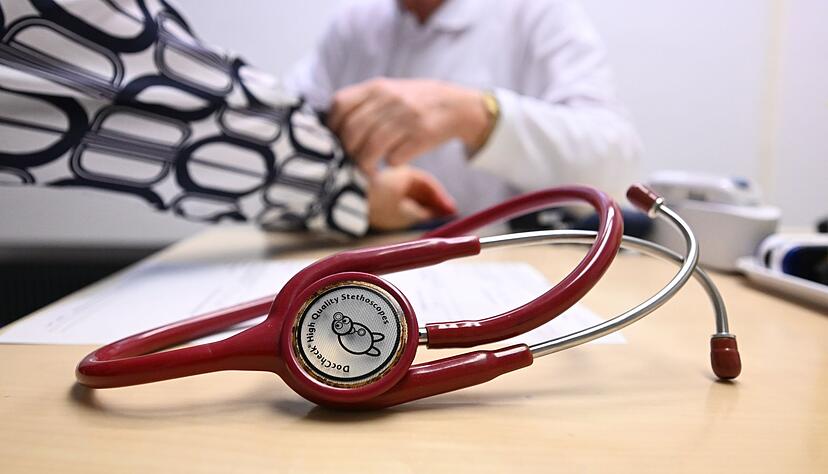 In Baden-W&uuml;rttemberg sollen weitere Notfallpraxen geschlossen werden. Dagegen regt sich massiver Protest. (Archivbild)