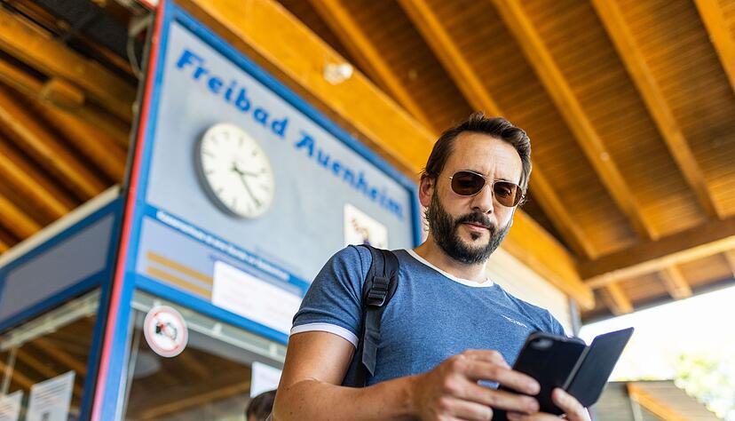 Tickets f&uuml;r das Freibad in Kehl-Auenheim m&uuml;ssen - von Ausnahmen abgesehen - &uuml;ber das Internet gekauft werden.