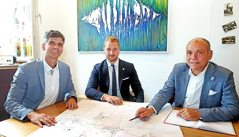 Drei Bürgermeister treiben die Wasserversorgung voran: Andreas Konrad (von links), Thomas Einfalt und Timo Natter.