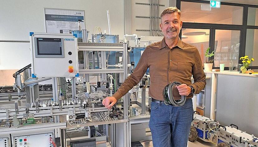 Professor und Leiter der SAAI-HHN, Carsten Wittenberg, im Otto Rettenmaier-Forschungslabor der Hochschule Heilbronn. Professor und Leiter der SAAI-HHN, Carsten Wittenberg, im Otto Rettenmaier-Forschungslabor der Hochschule Heilbronn.
