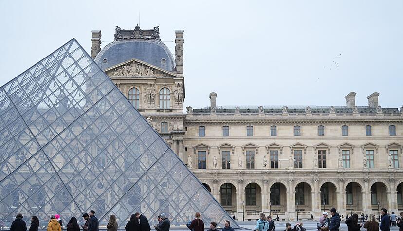 Wegen des Verdachts auf Betrug mit falschen Eintrittskarten kam eine Person in Untersuchungshaft. (Archivbild)