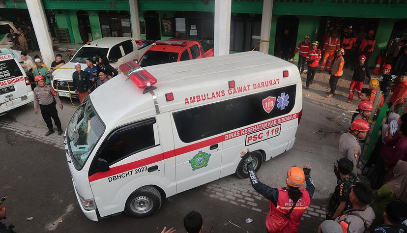 Zahlreiche Krankenwagen waren im Einsatz.