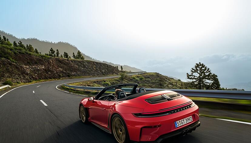 Der GT3 S/C schafft den Sprint von Tempo 0 auf 100 in 3,9 Sekunden.