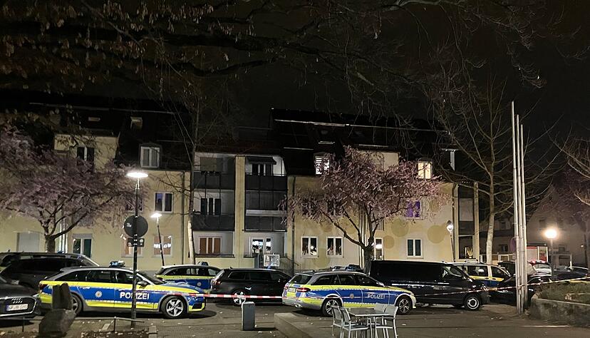 In Heilbronn-Böckingen rücken am Montagabend Kräfte des SEK an. Eine Frau befand sich in einem psychischen Ausnahmezustand. In Heilbronn-Böckingen rücken am Montagabend Kräfte des SEK an. Eine Frau befand sich in einem psychischen Ausnahmezustand.