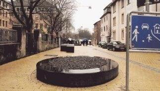 Die neugestaltete Dammstra&szlig;e: 1,6 Millionen Euro wurden hier investiert. In derselben Qualit&auml;t wird seit ein paar Tagen die Sichererstra&szlig;e zwischen der Schaeuffelen- und der Paulinenstra&szlig;e aufgewertet. Die Kosten: eine Million Euro.Fotos: Dittmar Dirks