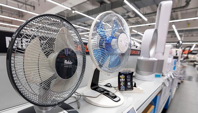 Wer einen Ventilator sucht, sollte den Ger&auml;uschpegel beachten: Besonders ger&auml;uscharme Modelle sind ideal f&uuml;r Schlafzimmer oder Homeoffice.