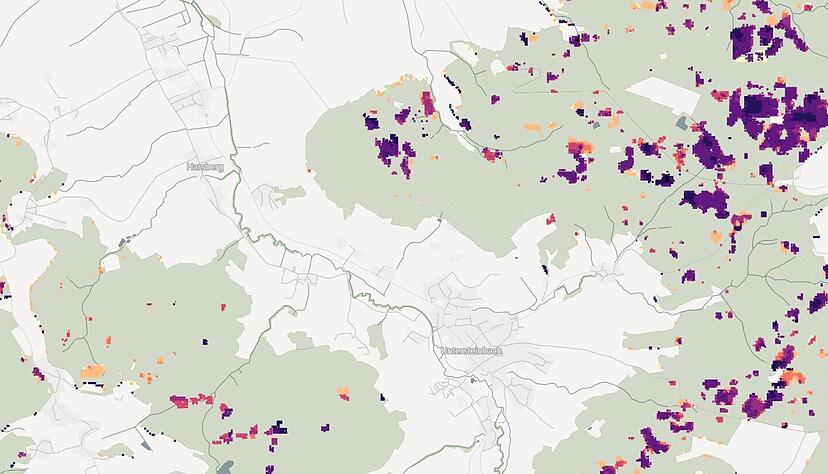Die schwarzen und lilafarbenen Flecken im Wald bei Ober- und Untersteinbach kennzeichnen Kronendachverluste in den Jahren 2017 bis 2019. Die schwarzen und lilafarbenen Flecken im Wald bei Ober- und Untersteinbach kennzeichnen Kronendachverluste in den Jahren 2017 bis 2019.