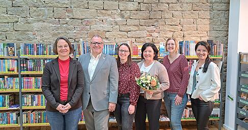 Eppingen hat eine neue Stadtb&uuml;cherei-Leiterin. Melissa Malsch (Dritte von links) ist seit dem 1. April dort angestellt.
