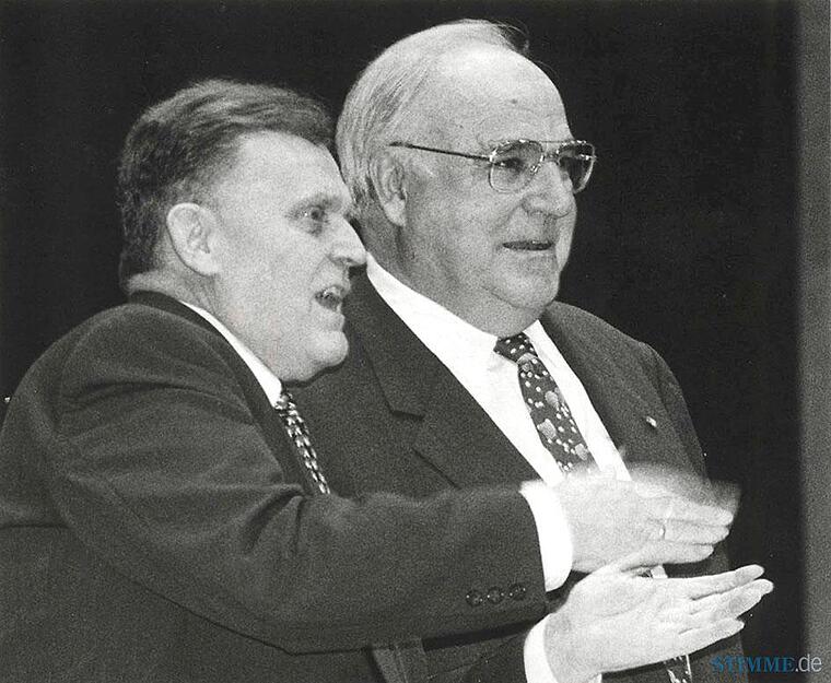Zu seinem letzten Besuch in Heilbronn landete Helmut Kohl 1996 mit dem Hubschrauber auf der Theresienwiese. Dann ging es für "die Birne" in die Harmonie, wo er vor 3000 Zuschauern sprach.