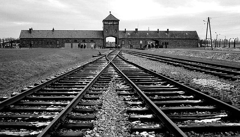 Die Erforschung und Aufarbeitung des Nationalsozialismus ist noch nicht abgeschlossen. Teilweise sind Opfergruppen, die beispielsweise in Konzentrationslager verschleppt wurden, noch nicht anerkannt.