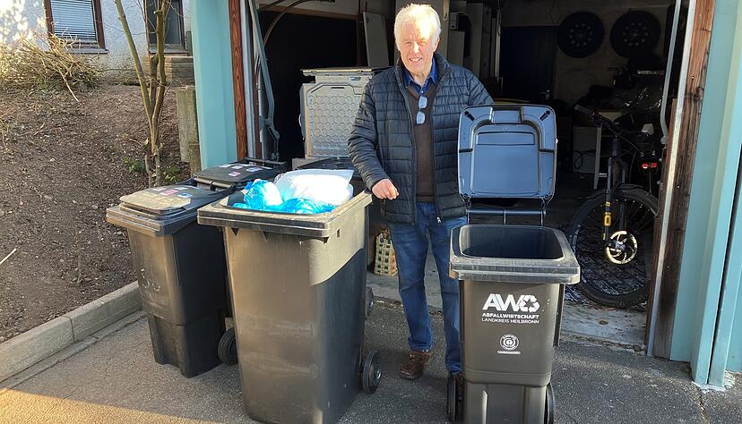 Vier Restm&uuml;lltonnen hat Herbert S&ouml;hner, die durch eine gr&ouml;&szlig;ere Tonne ersetzt werden sollten. Stattdessen hat er nur eine einzige kleine 60-Liter-Tonne bekommen.