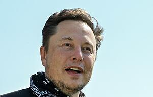 Elon Musk hat sich die Chefetage von Twitter vorgenommen.