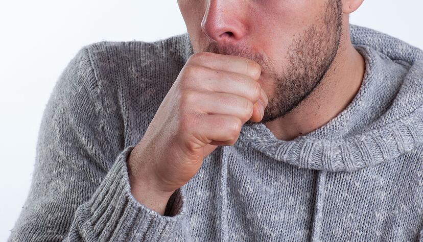 Rülps! Aufstoßen kann unangenehm sein, wenn andere davon mitbekommen. Rülps! Aufstoßen kann unangenehm sein, wenn andere davon mitbekommen.