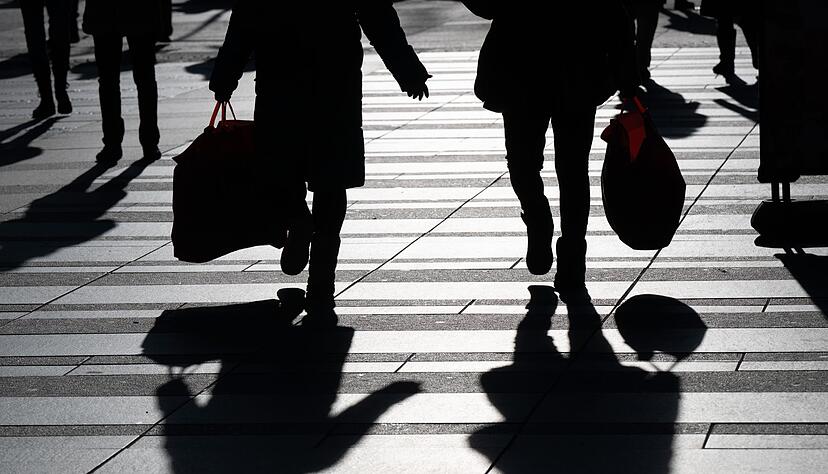 Viele Konsumenten halten sich weiterhin zur&uuml;ck. (Symbolbild)