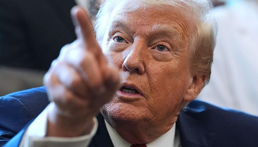 US-Pr&auml;sident Donald Trump droht einigen EU-Staaten mit Strafz&ouml;llen, wenn sie nicht auf seine Linie im Gr&ouml;nland-Konflikt einschwenken.