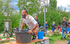 Berg bezwungen: "&Uuml;bergl&uuml;cklich auf dem Haigern angekommen", schreibt Sabine Ehrlich zu diesem Bild vom Trolli 2019.
