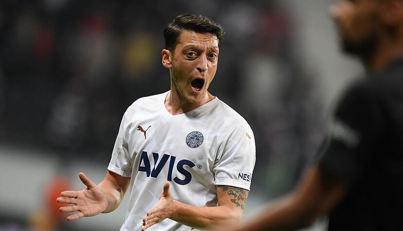 Acht Jahre nach seinem DFB-R&uuml;cktritt polarisiert Mesut &Ouml;zil immer noch. (Archivbild)