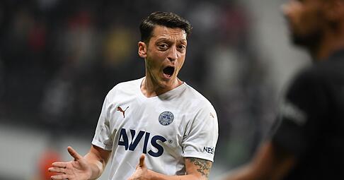 Acht Jahre nach seinem DFB-R&uuml;cktritt polarisiert Mesut &Ouml;zil immer noch. (Archivbild)