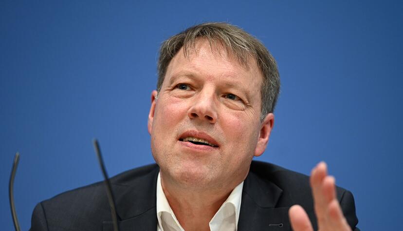 Wissenschaftler Bach rät zu «Augenmaß». Wissenschaftler Bach rät zu «Augenmaß».