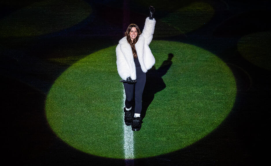 Sängerin Vanessa Mai bei ihrem Auftritt in der Stuttgarter MHP-Arena. Sängerin Vanessa Mai bei ihrem Auftritt in der Stuttgarter MHP-Arena.