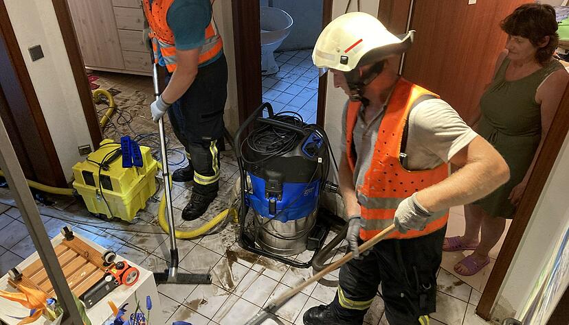 Das Wasser lässt in Ilsfelder Kellern viel Schmutz zurück.
Foto: Alexander Klug