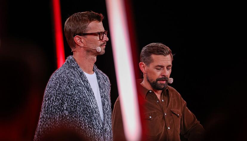 Joko Winterscheidt und Klaas Heufer-Umlauf sendeten am Samstagabend live aus Duisburg.