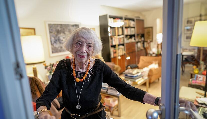 Seit Jahren spricht Margot Friedländer unter anderem mit Schülern, um sie über den Holocaust zu informieren. Seit Jahren spricht Margot Friedländer unter anderem mit Schülern, um sie über den Holocaust zu informieren.