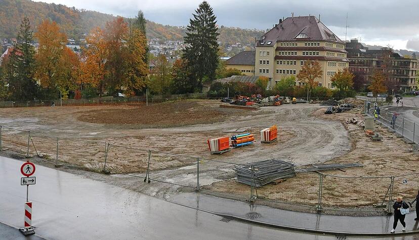 Auch auf der Großbaustelle des neuen Stadteingangs an der Stuttgarter Straße tauchen immer wieder Altlasten im Erdreich auf.