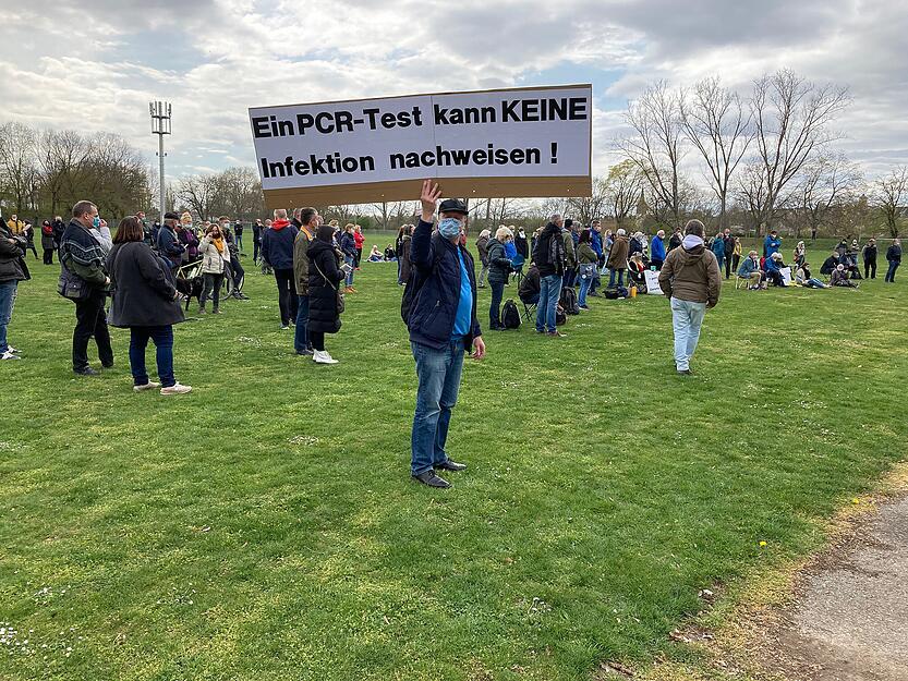 "Querdenken"-Demo in Heilbronn "Querdenken"-Demo in Heilbronn