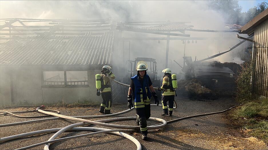Eine Scheune war am Nachmittag in der Straße Sausenwiesen in Ernsbach in Vollbrand geraten.