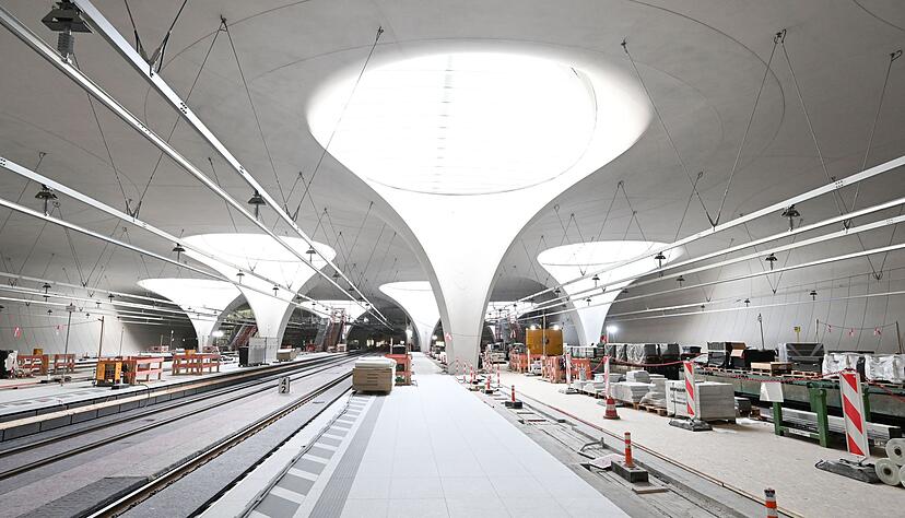 Wann hier im neuen Stuttgarter Tiefbahnhof die ersten Züge fahren, ist unklar. (Archivbild)