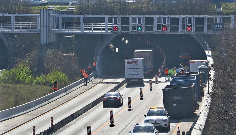 Eine Spur des Tunnels war bereits vor gut einem Monat wieder ge&ouml;ffnet worden. (Archivbild)