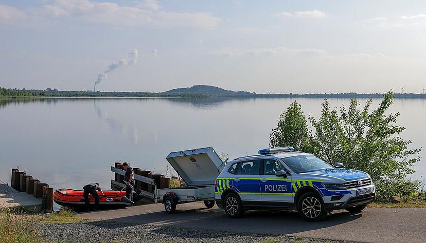 Ist am Geiseltalsee in Sachsen-Anhalt ein Raubtier unterwegs? Die Polizei ist auf der Suche. Auslöser ist ein Video, das online verbreitet wurde. Was für ein Tier gesehen wurde, ist noch nicht klar.