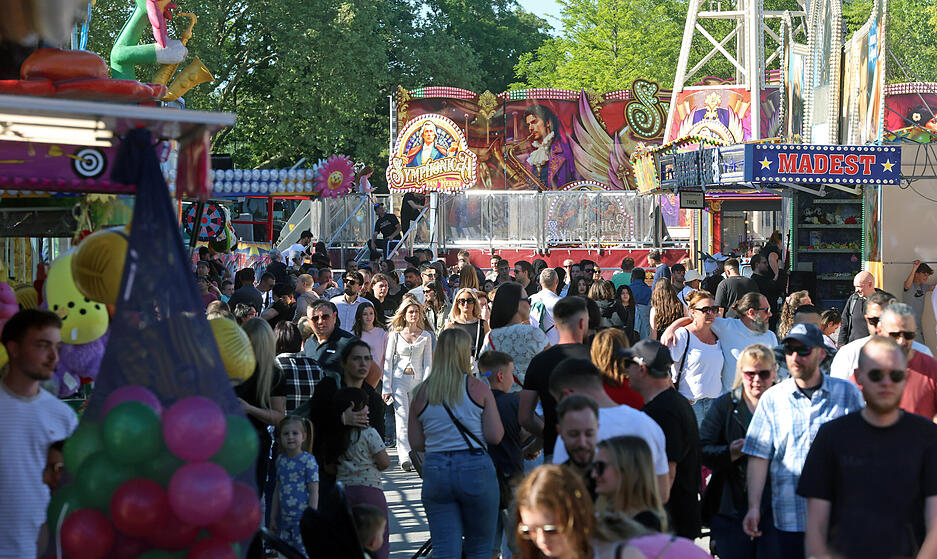 Das Maifest Heilbronn bietet Unterhaltung, Kulinarik und klassische Volksfest-Attraktionen.