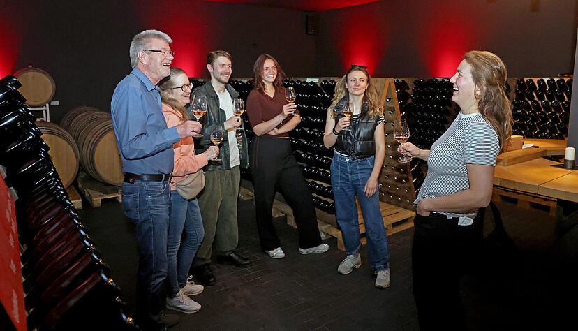 Tag der offenen Weingüter im Keller im Weingut Albrecht-Kiessling.