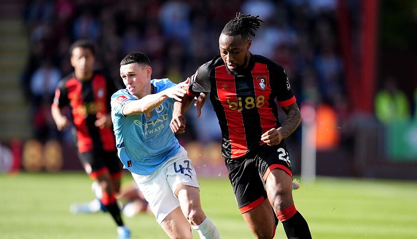 Ab sofort sind Phil Foden (l) und Antoine Semenyo Teamkollegen bei Manchester City.